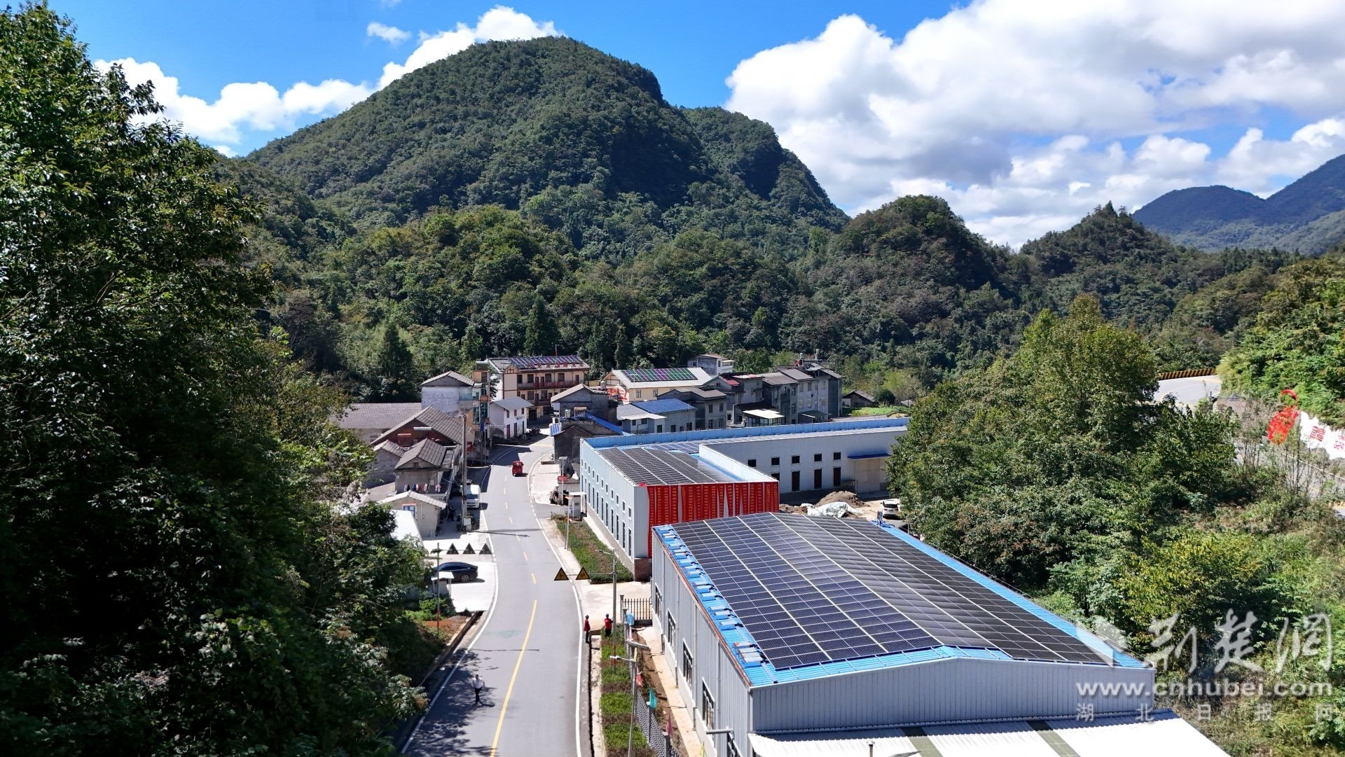 湖北省五峰土家族自治县渔洋关镇三板桥村小微创业园一角（张圣龙 摄）.JPG.JPG