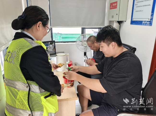 6c04be3f54a0545a488ef8698f508dac_650X487_20251106091206